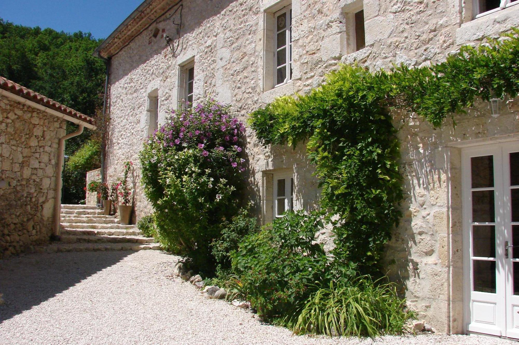Отель La Bordette Valeilles Экстерьер фото